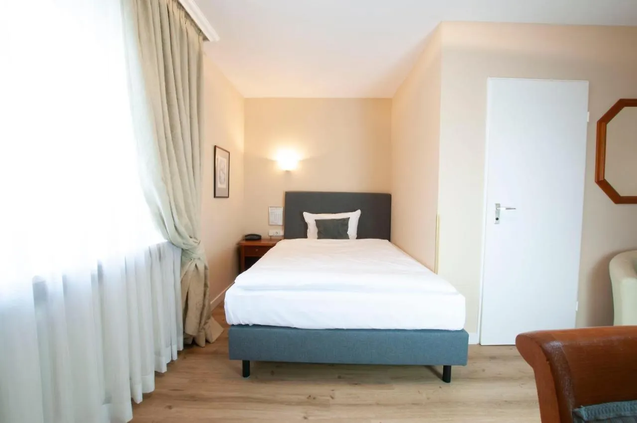 Hotel Altmuenchen By Blattl