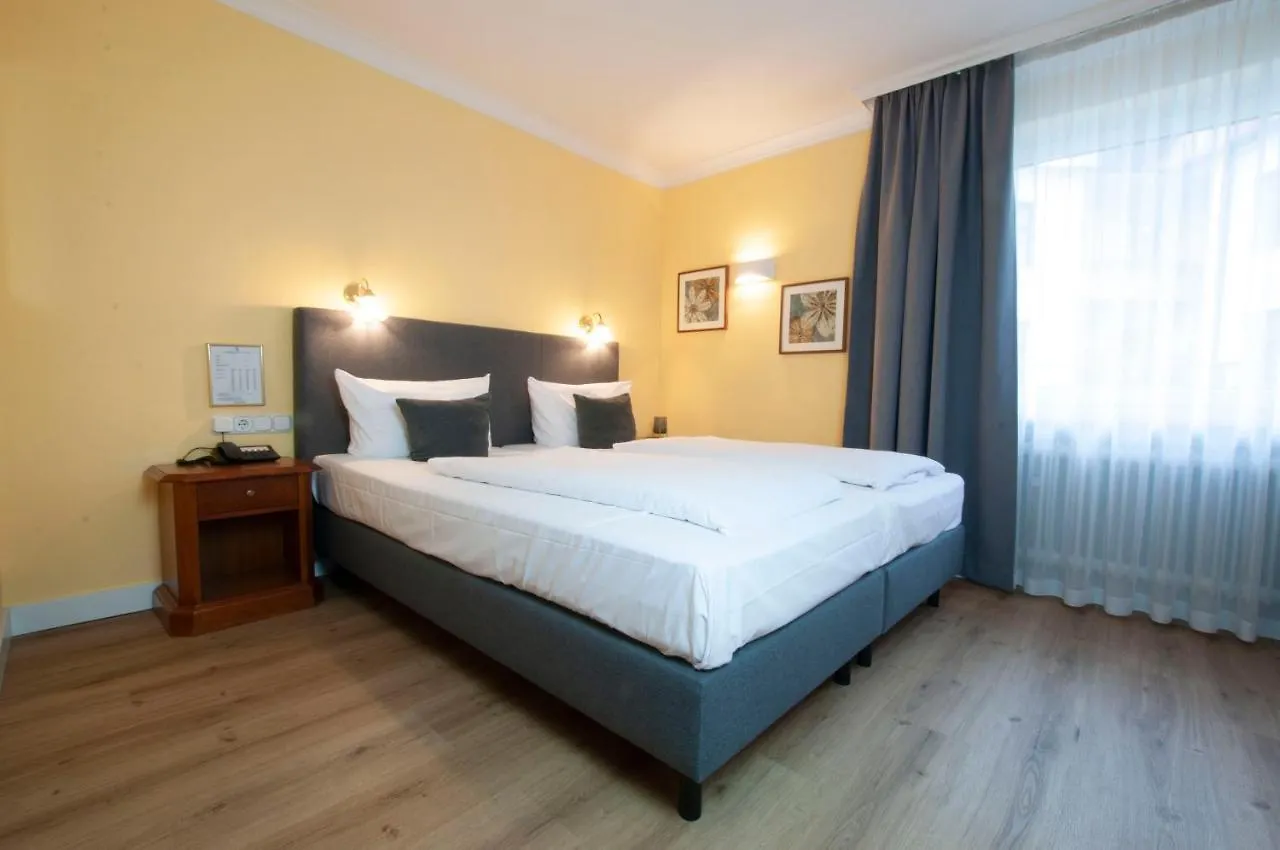 Hotel Altmuenchen By Blattl